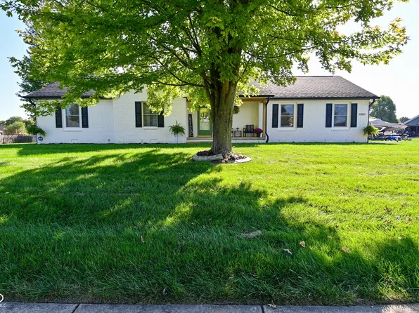 271 Eastview Dr, Bargersville, IN 46106