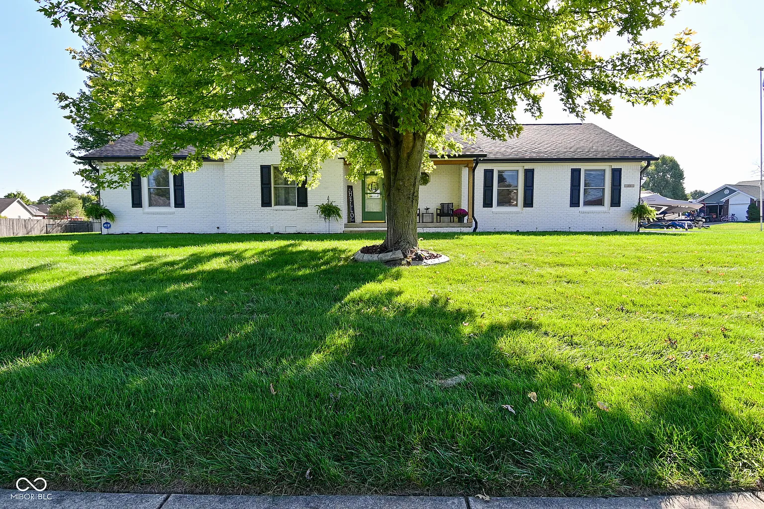 271 Eastview Dr photo 1