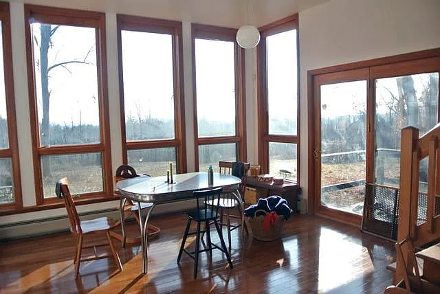 5 bed, 2.5 bath, 3500 sqft, $4,500 — Photo 3