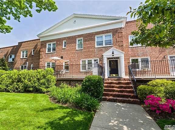 2nd image of 195 N Village Ave APT 1D