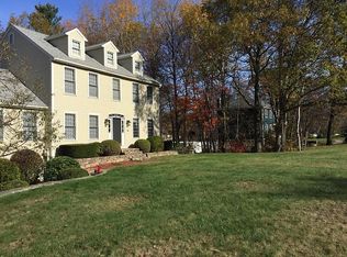 49 Highland View Dr, Sutton, MA 01590