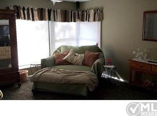81 Park St, Oxford, MI 48371