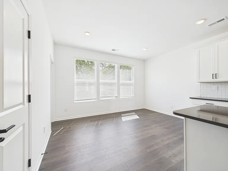 1623 Blanche St — Photo 10