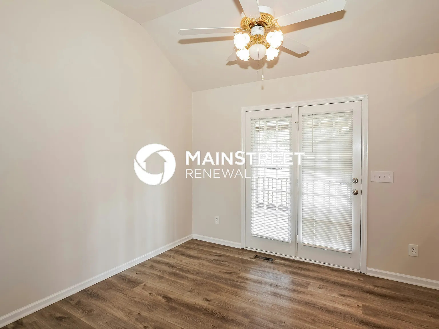 1011 Blue Ridge Pkwy — Photo 4