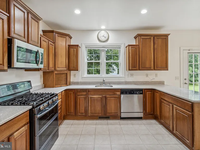 9818 Lyons Mill Rd — Photo 12