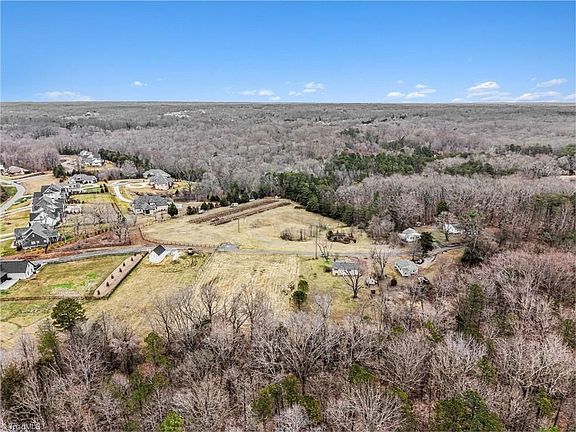 5th image of 312 Plemmons Rd