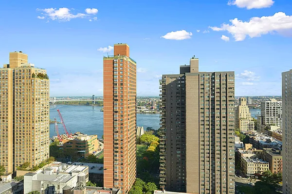 Rented by Town Residential | media 47