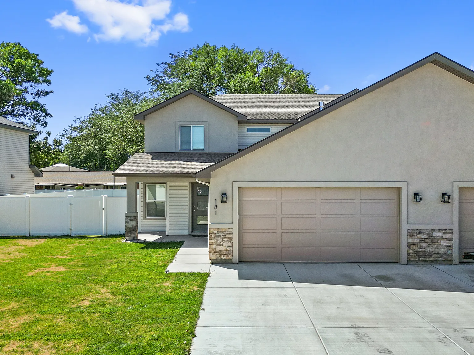 4 bed, 1700 sqft, $1,900 — Photo 1
