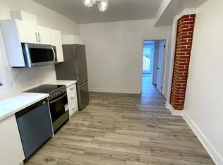293 Euclid Ave #202, Toronto, ON M6J2K1