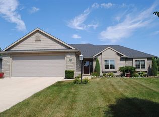 315 Laurelwood Ln, Kendallville, IN