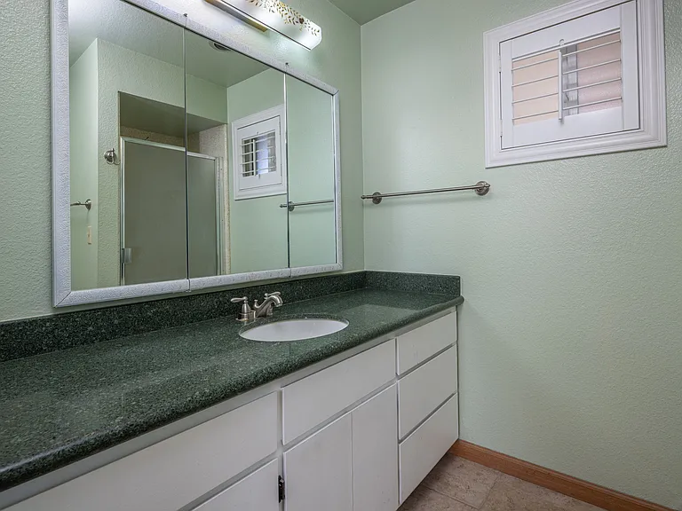 4613 E Escondido Ave — Photo 11