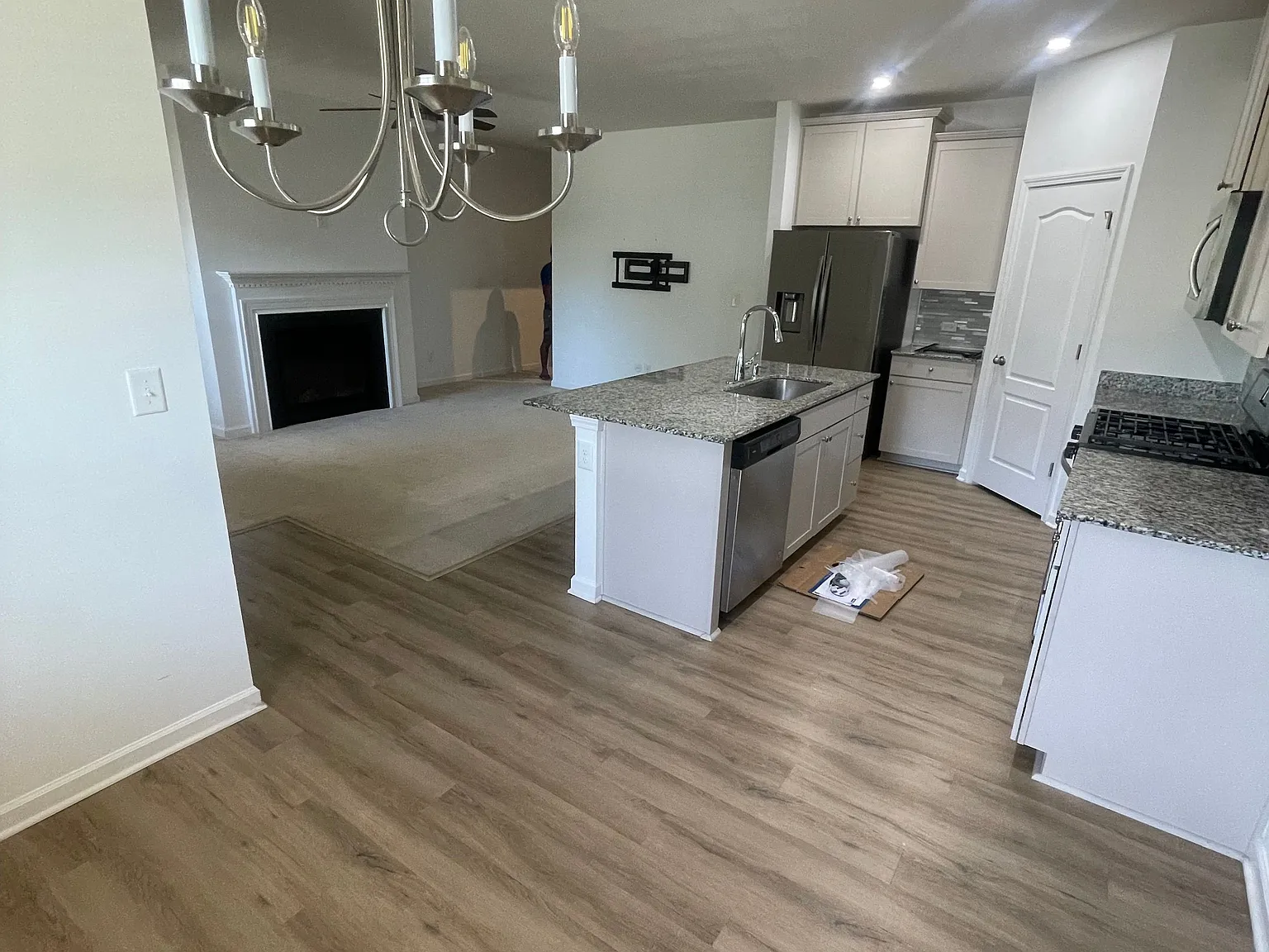 3 bed, 2.5 bath, 2040 sqft, $2,200 — Photo 2
