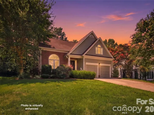 6813 Wolf Run Dr, Charlotte, NC 28277