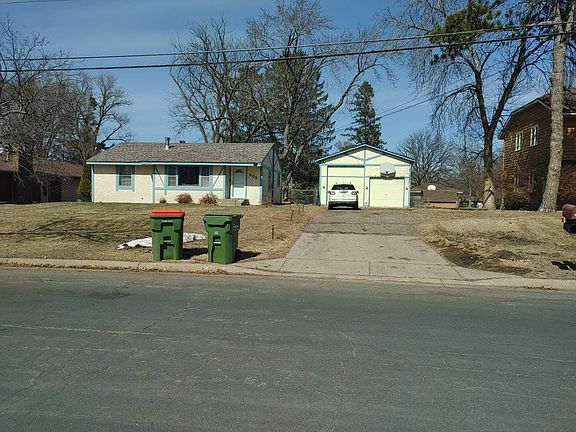 3rd image of 905 89th Ave NW