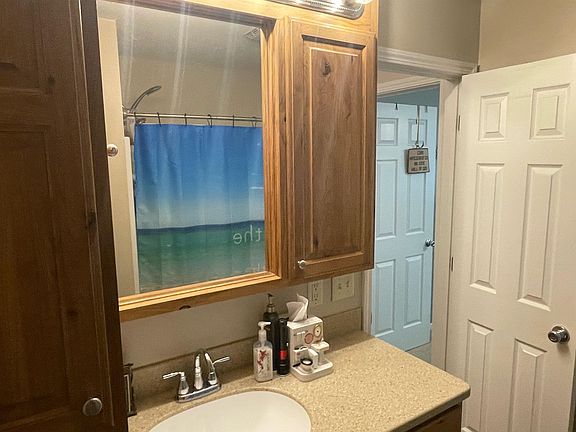 4th image of 827 Audrey Dr