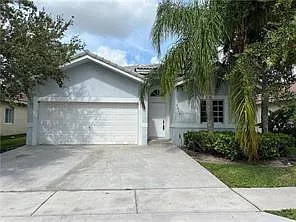 7612 NW 99th Ter