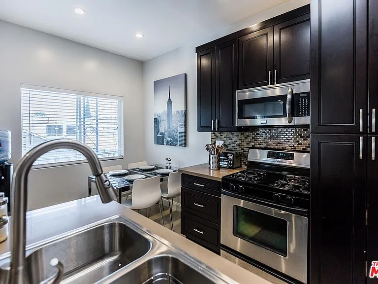 4409 Irvine Ave — Photo 13