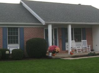 1604 Magnolia Ct, Chambersburg, PA 17202