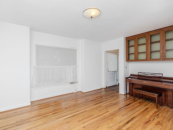 4th image of 1507 Carroll Ave