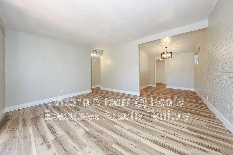 3 bed, 2.0 bath, 1164 sqft, $1,750 — Photo 4