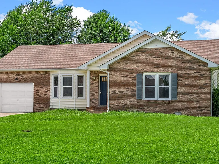253 Moncrest Dr — Photo 3