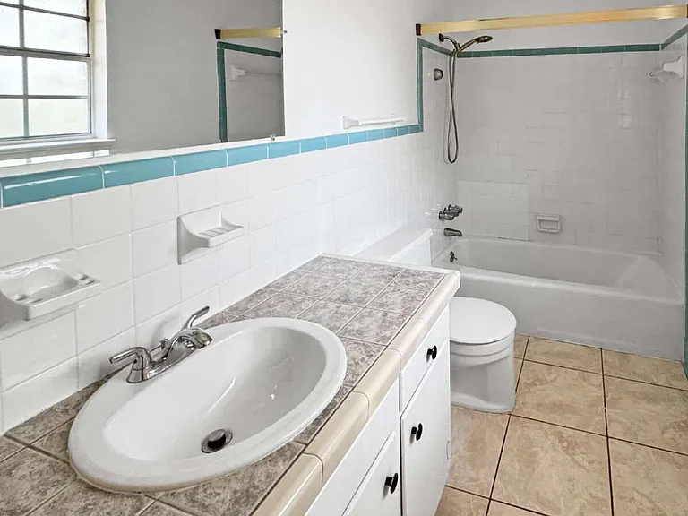 8053 Malibu Cir — Photo 14