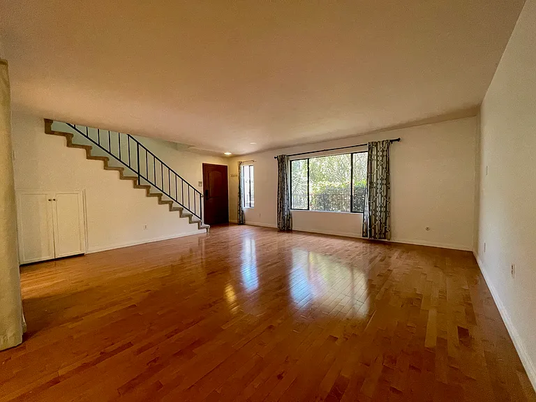 845 E Ave #G — Photo 6