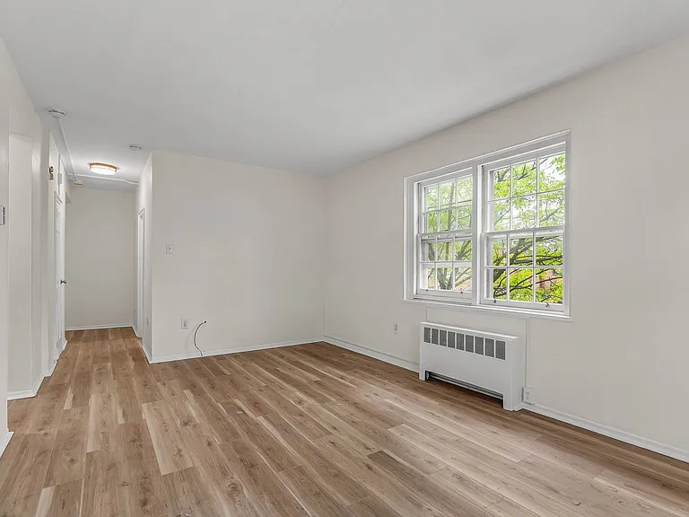 734 N Terrace St — Photo 4