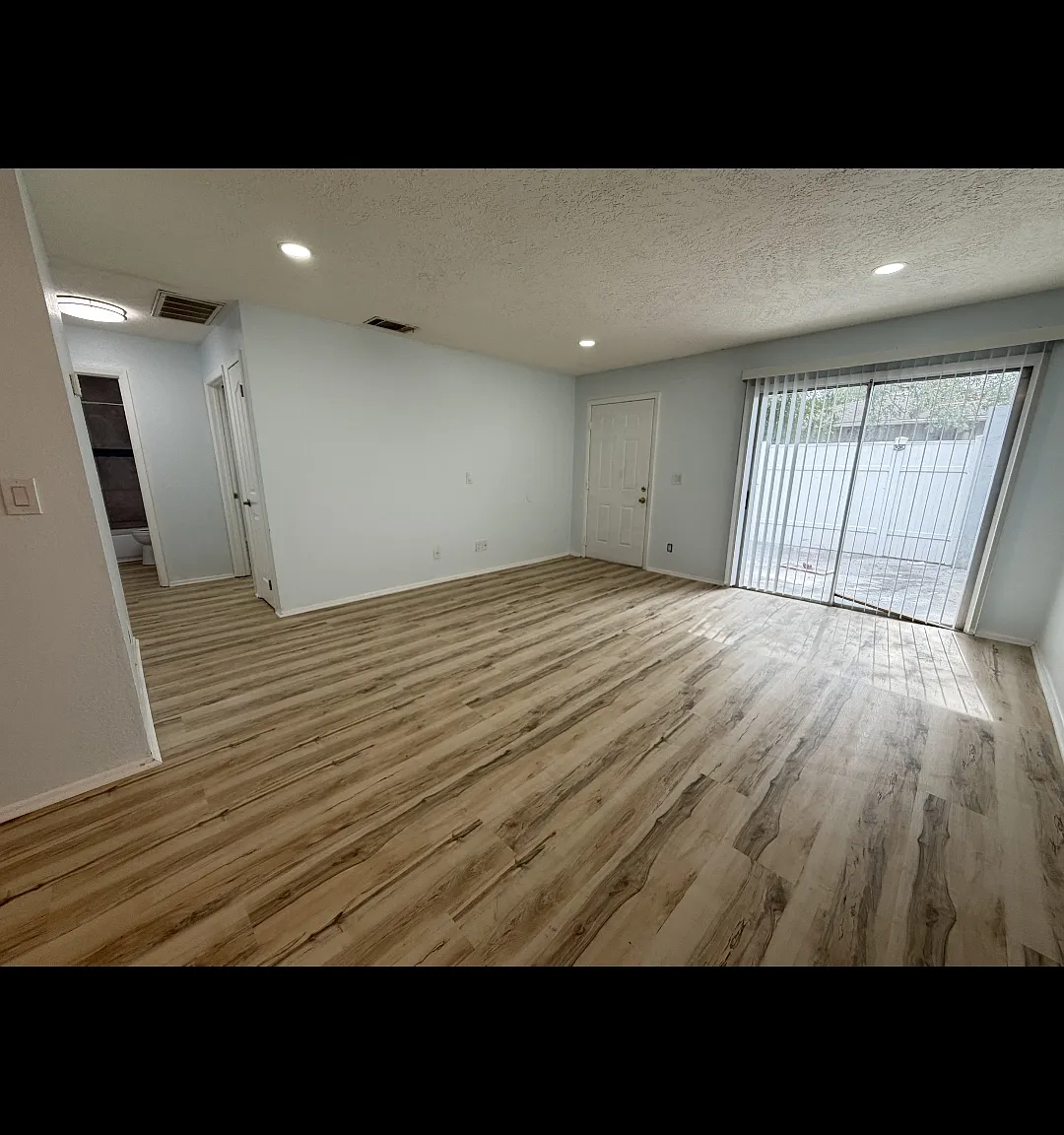 2 bed, 1.5 bath, 1000 sqft, $1,500 — Photo 2