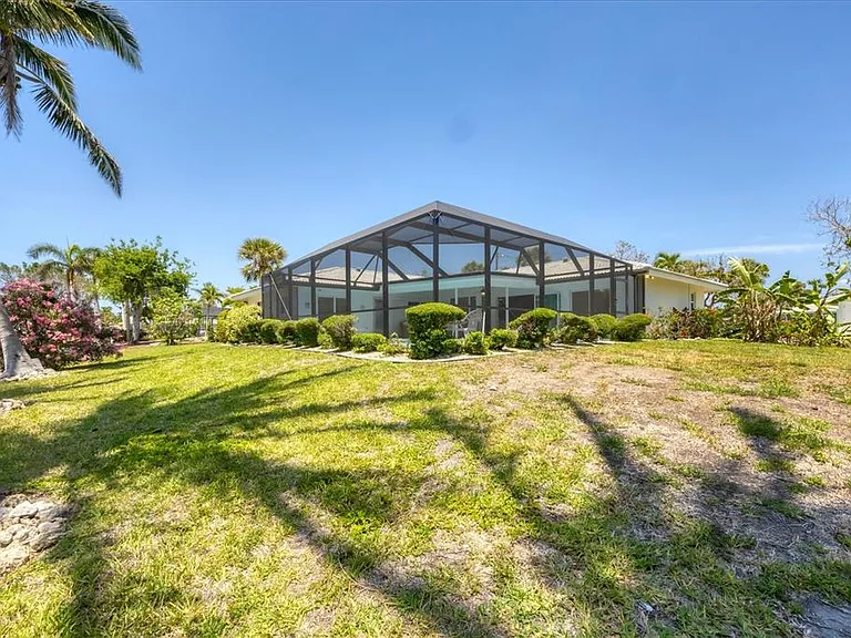 5585 Contento Dr — Photo 23