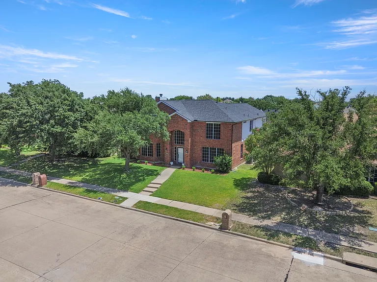 735 Yellowstone Dr — Photo 29