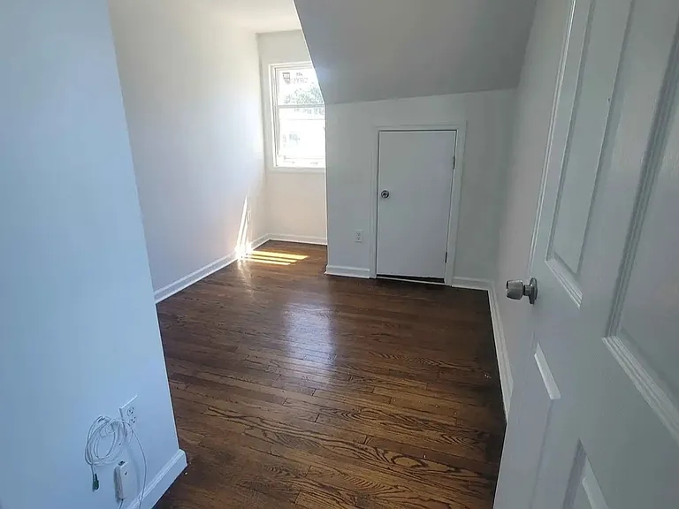 81 Columbia Ave #3 — Photo 4