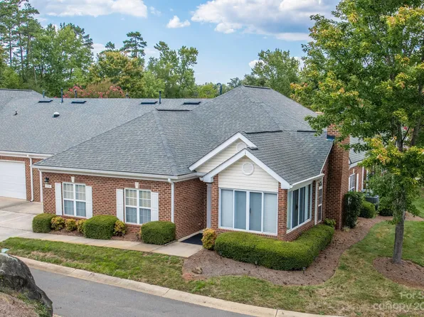 8734 Highland Glen Dr, Charlotte, NC 28269