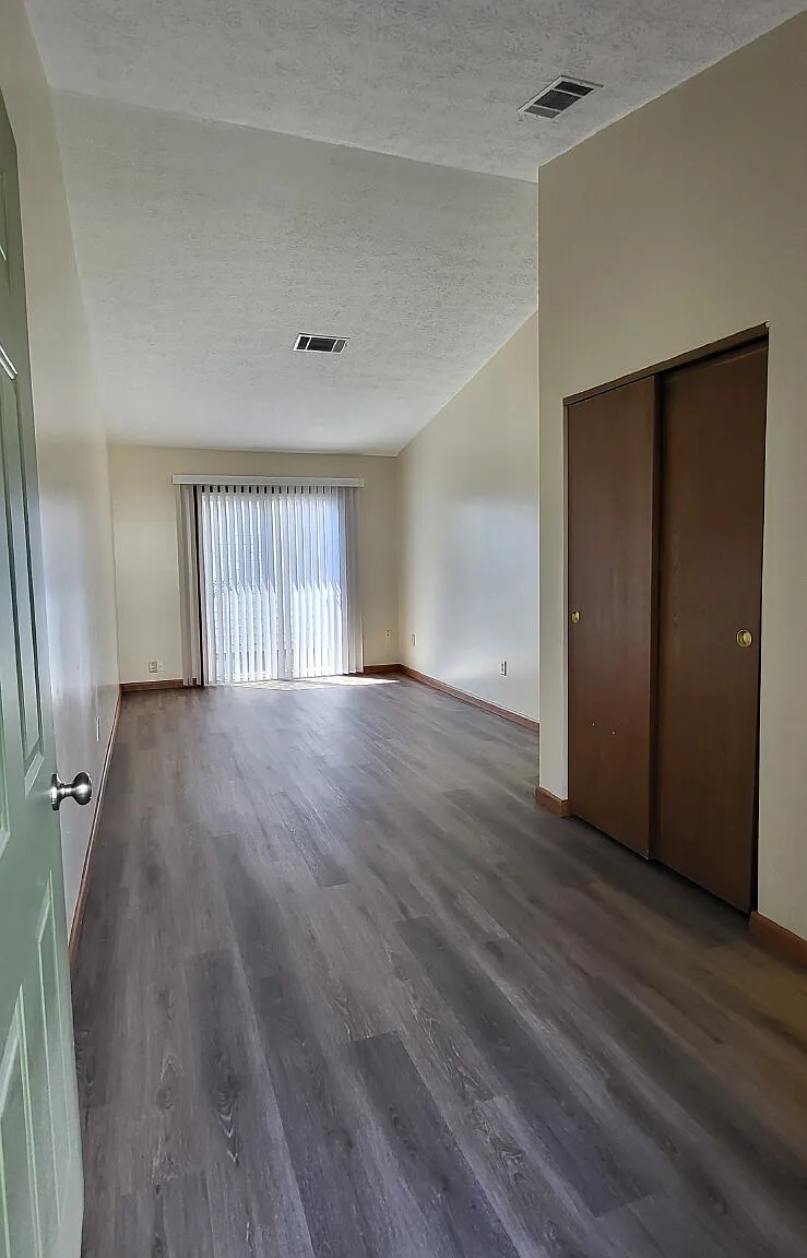 1 bed, 1.0 bath, 568 sqft, $899 — Photo 2