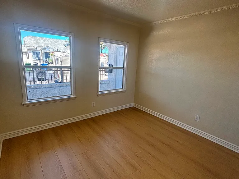 5158 Denker Ave — Photo 16
