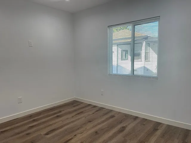 6427 Rhodes Ave — Photo 42