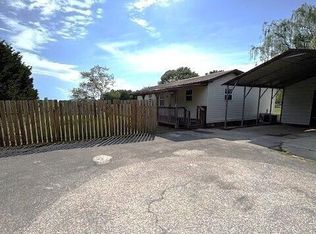 1295 Poplar Creek Rd, Oliver Springs, TN 37840