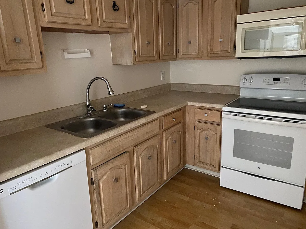 Building Photo - 6797 Willow Wood Dr #6073