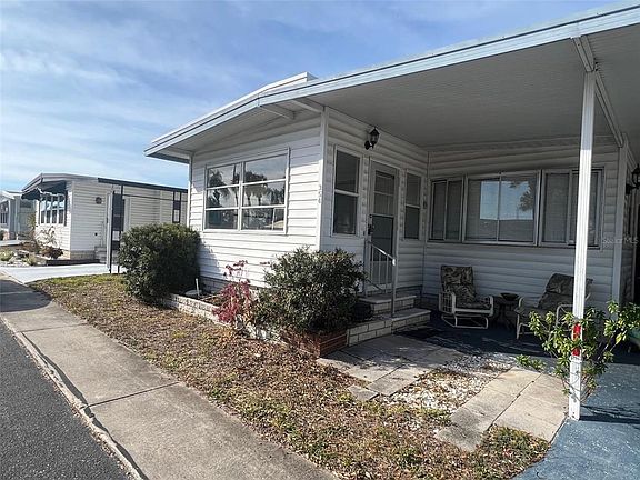 2nd image of 354 King Palm St