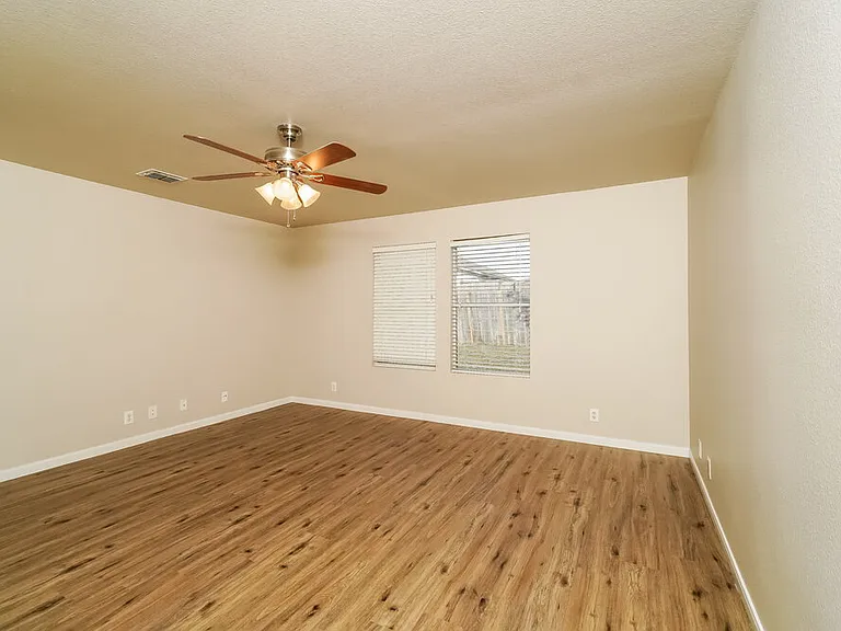 120 Bay Willow — Photo 10