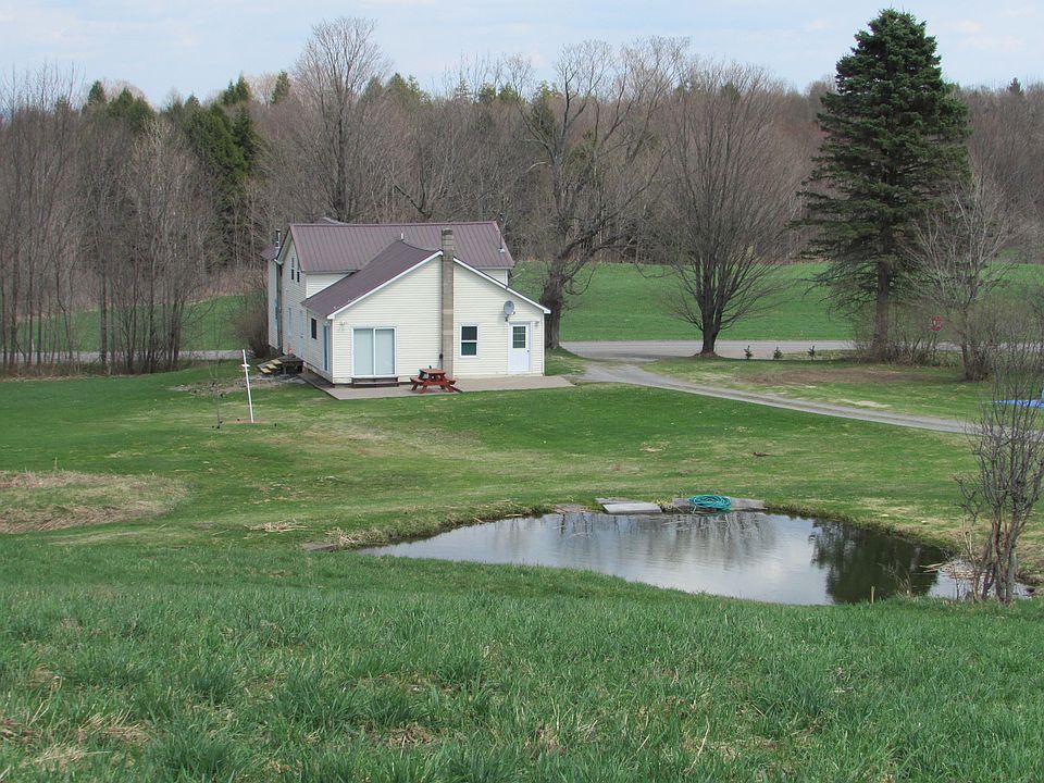 2nd image of 2003 Thayer Hill Rd