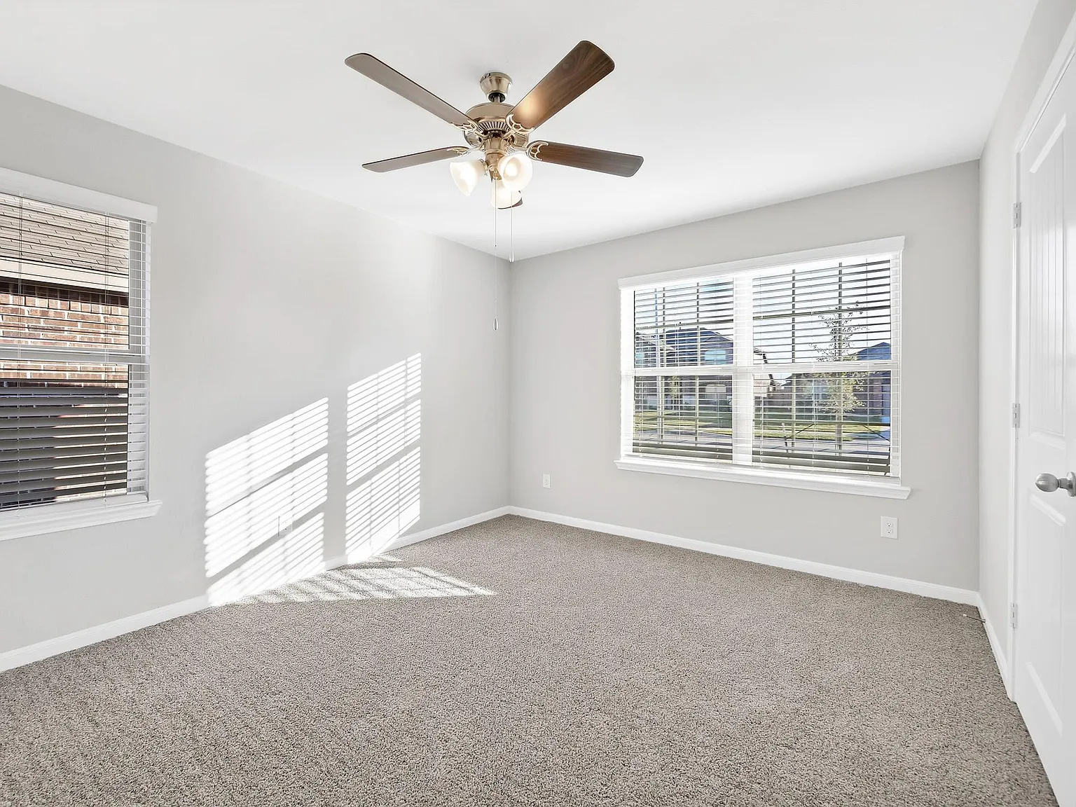 3 bed, 2.0 bath, 1681 sqft, $1,995 — Photo 4