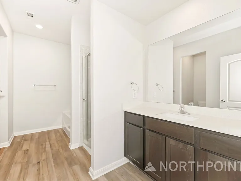 132 Bush Dr — Photo 8