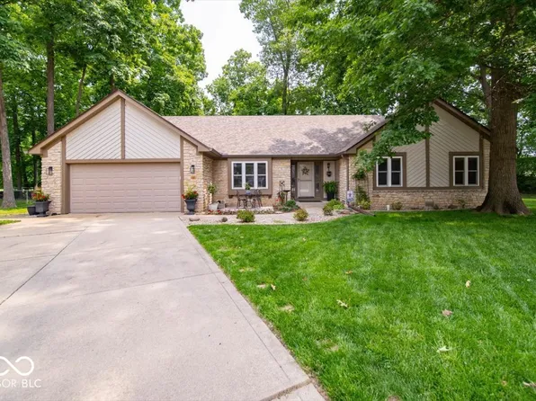 1304 Old Hickory Cir, Greenwood, IN 46142