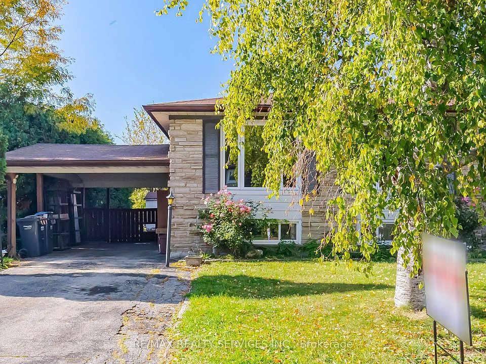 1st image of 49 Ferndale Cres