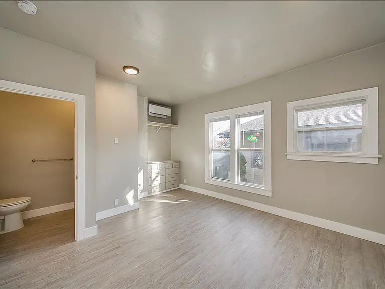 1315 W Jefferson St — Photo 7