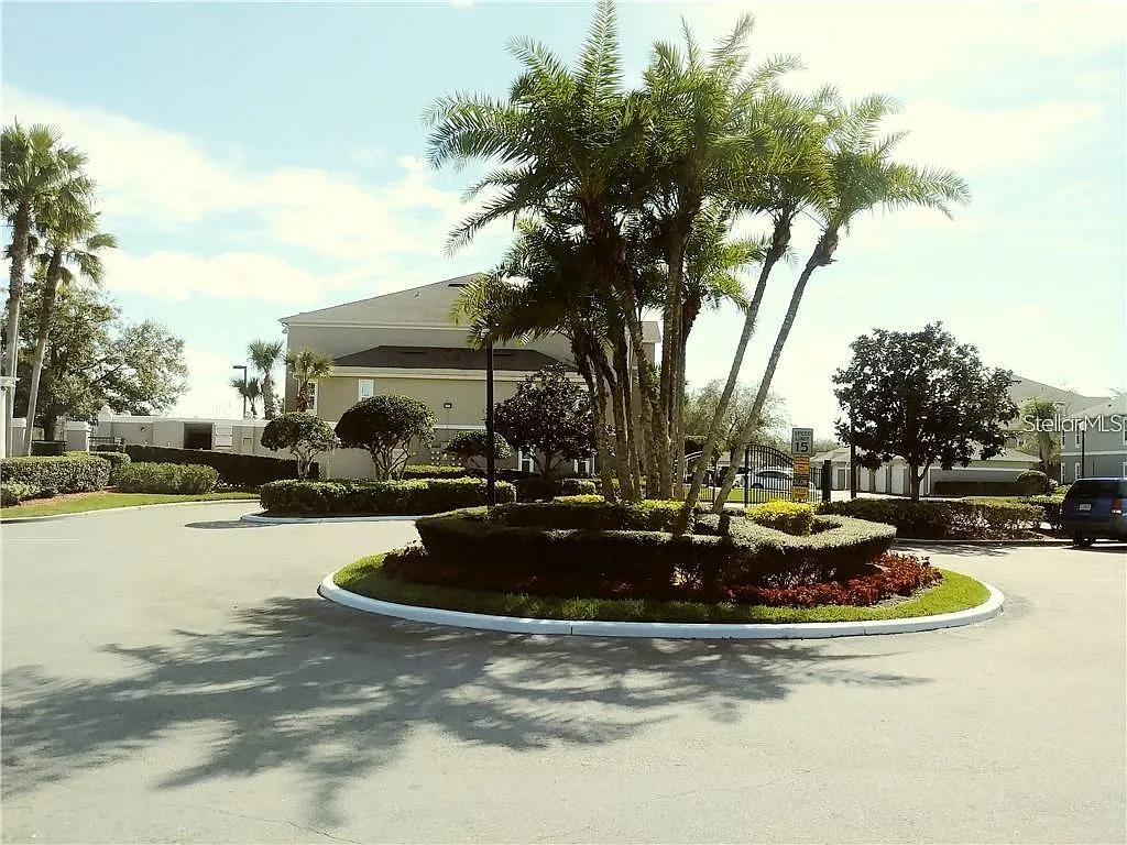 1 bed, 856 sqft, $1,395 — Photo 1