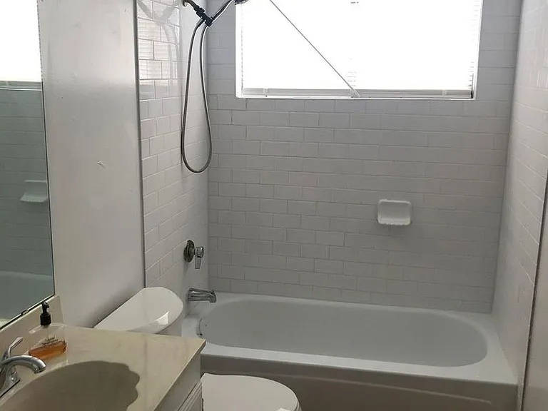 2021 Meadow Park Dr — Photo 8