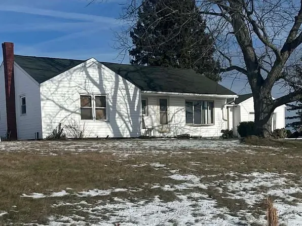 1663 Glade Pike, Manns Choice, PA 15550