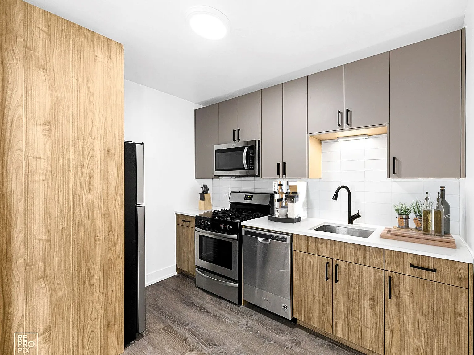 Granville Apartments — Photo 3